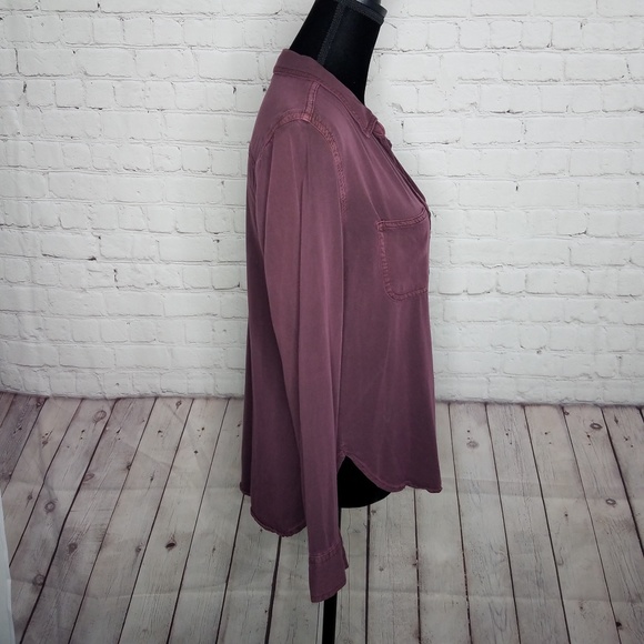 Rock & Republic Burgandy Button Up Long Sleeve Top - Picture 3 of 7